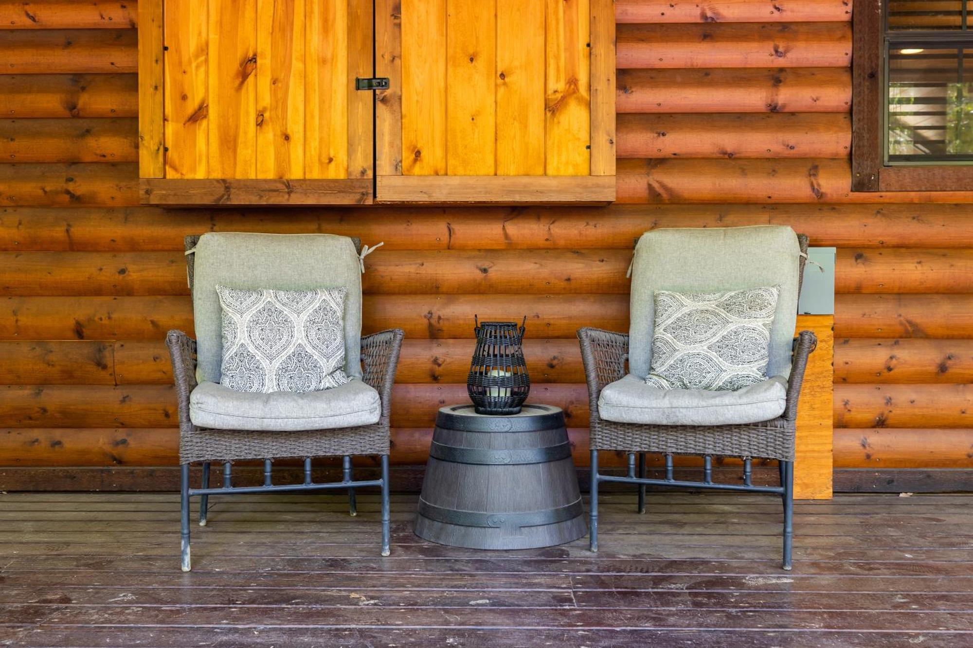 Cross Timbers Cabin On The Grove'S 25-Acres 브로큰보우 외부 사진
